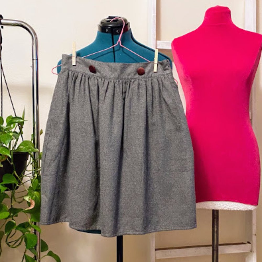 lark & wolff gray felt A-line skirt sz Small